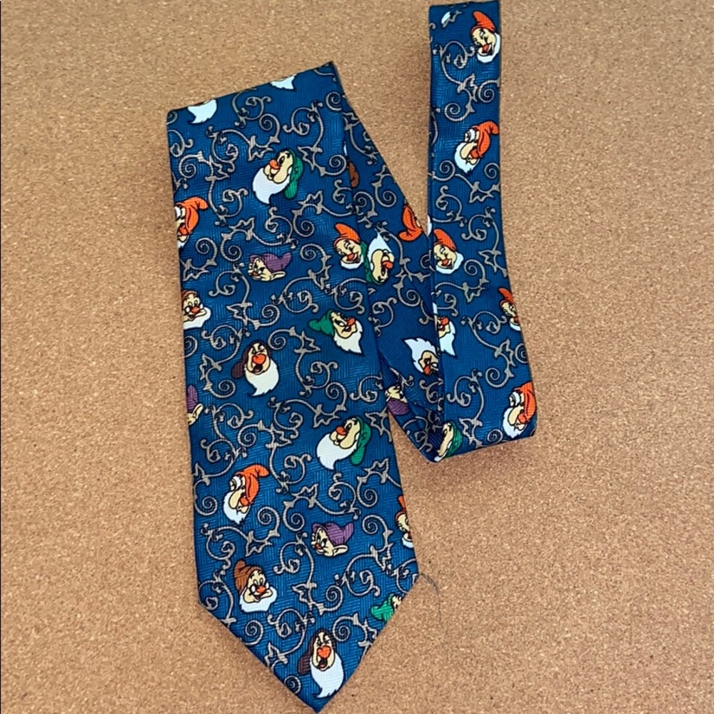 Snow White Tie